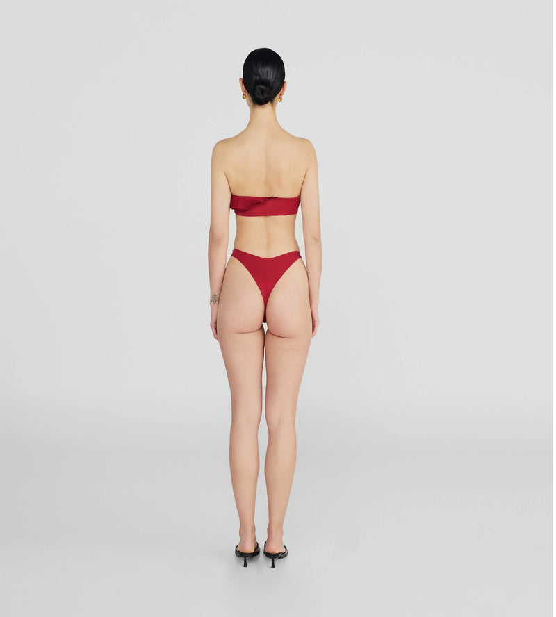 Maygel Coronel - Bies Two-Piece - Carmesi
