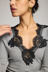 LADY LACE COMBO TOP