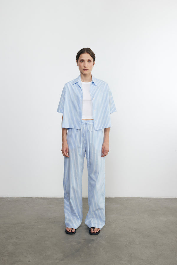 Enza Costa - Poplin Cropped S/S Shirt - Light Blue/White Stripe